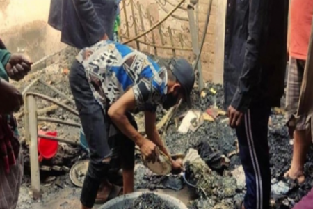 কাশিমপুরে ২২টি বাড়ি আগুনে পুড়ে ছাই 
